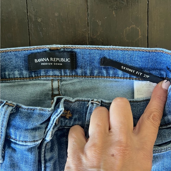Banana Republic Skinny Fit Mid Rise Jeans size 27 petite - Picture 5 of 7